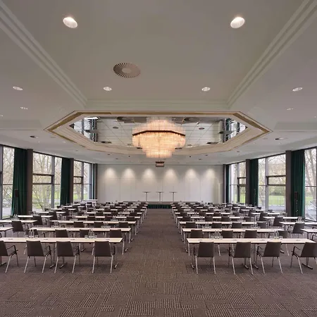 도린트 팔라스 4* 비스바덴